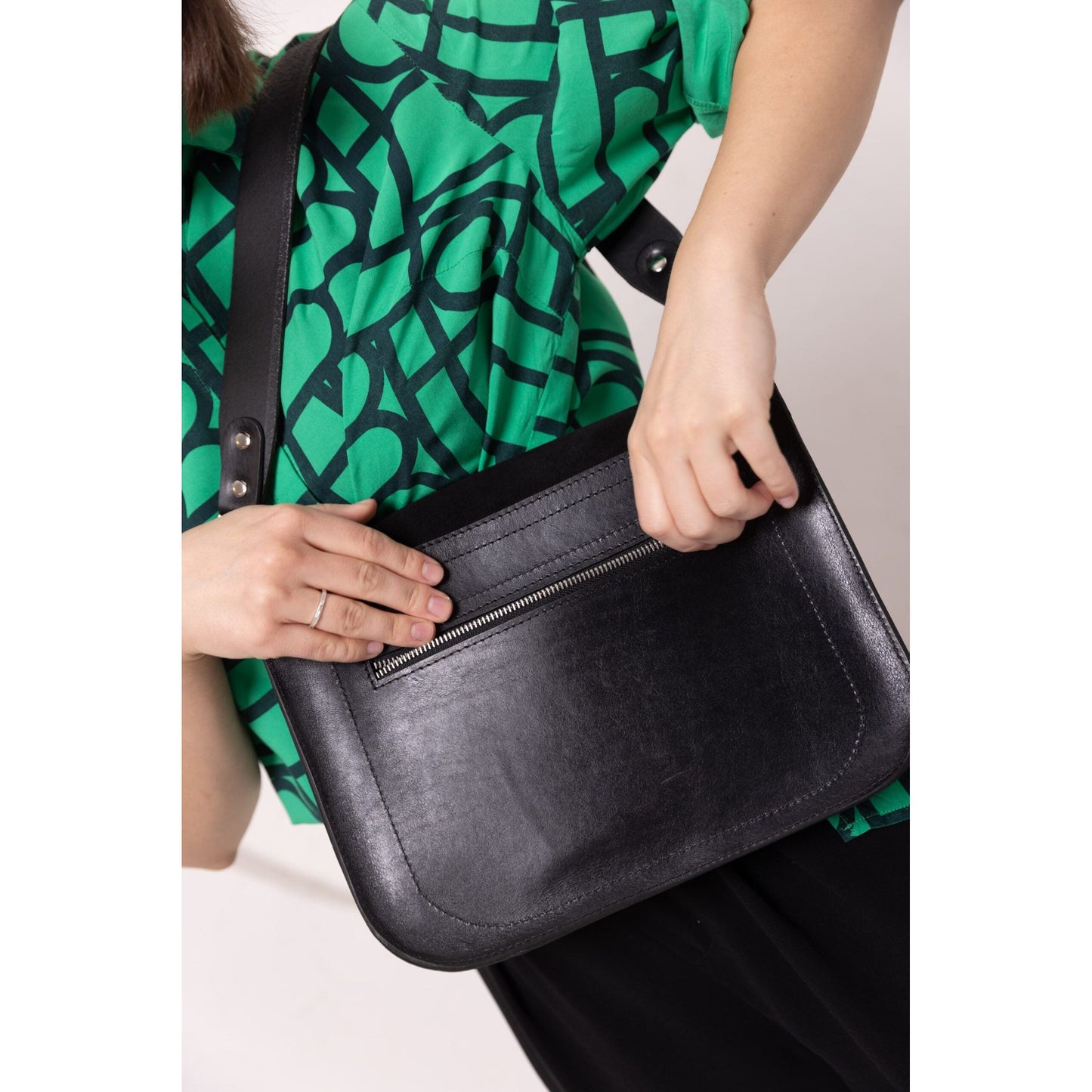 ASTORIA handbag - Black Suede