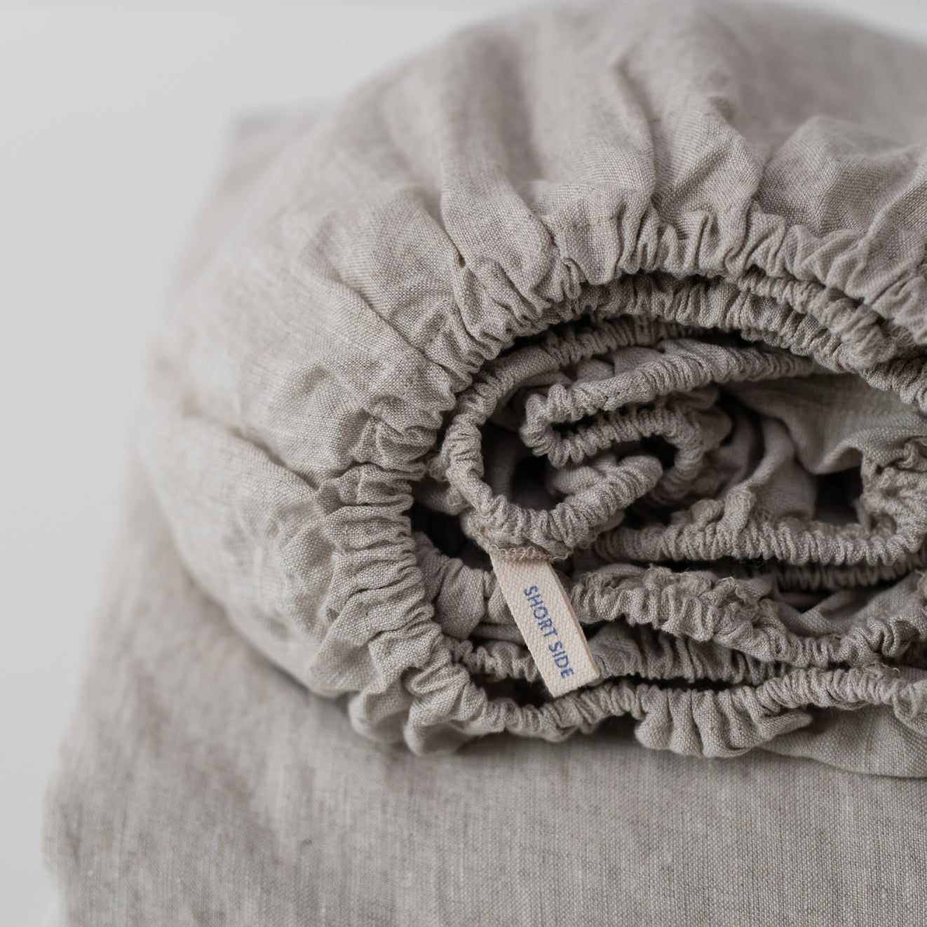 Pellavainen muotoonommeltu aluslakana Khaki (180x200x30 cm) - Linen Tales