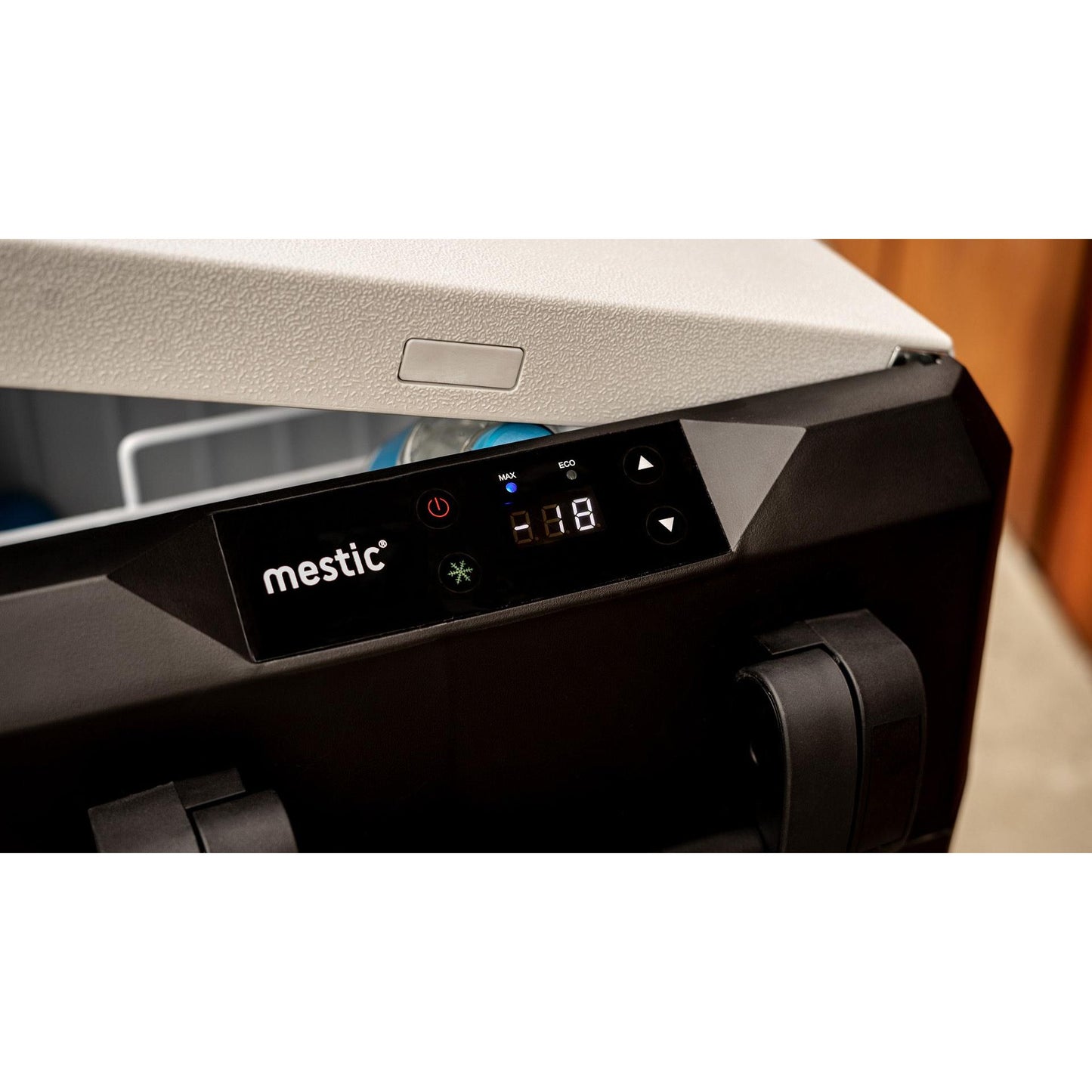 Mestic MCCHD-45 AC/DC-kompressorikylmälaukku 12/24 V - 43 litraa