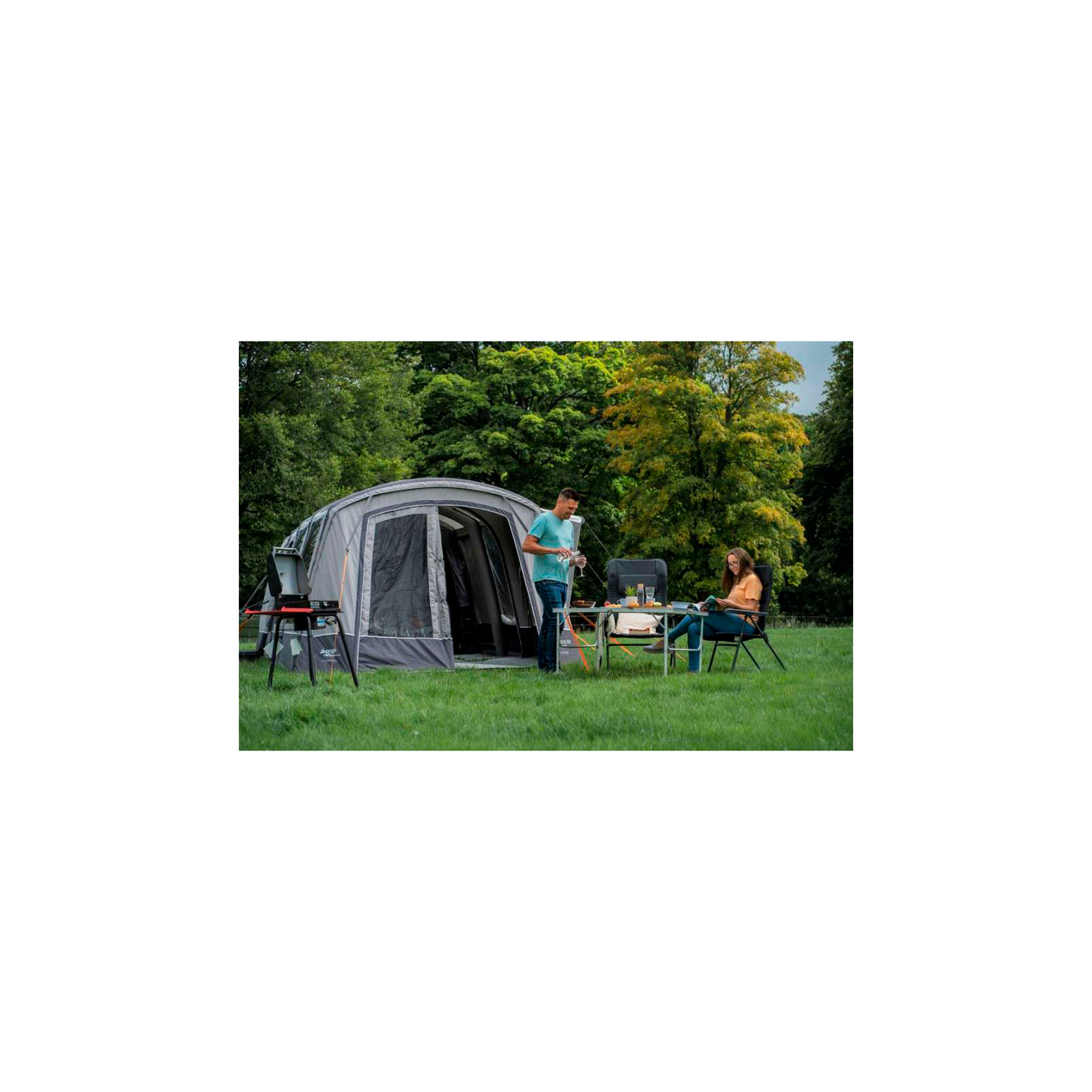 Ilmatäytteinen Vango Anantara IV Air TC 450XL perheteltta neljälle hengelle