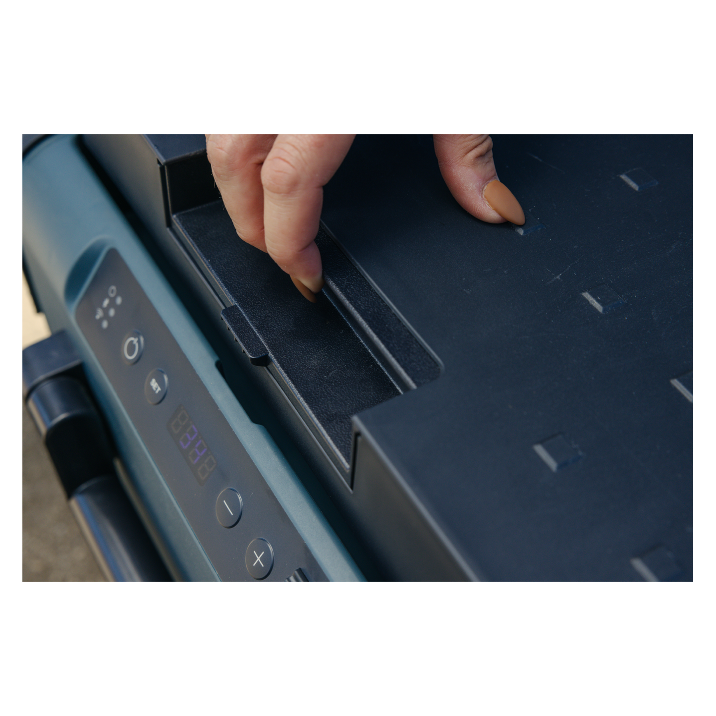 Dometic CFX2 57 AC/DC -kompressorikylmälaukku 57 litraa