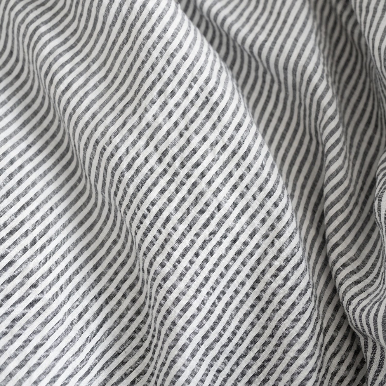 Pellava pussilakanasetti - Thin Black Stripes (Parivuode) - Linen Tales