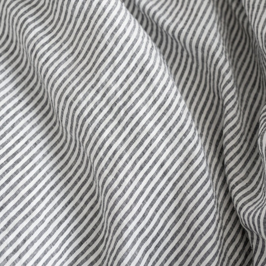 Pellavainen muotoonommeltu aluslakana Thin Black Stripes (160x200x30 cm) - Linen Tales
