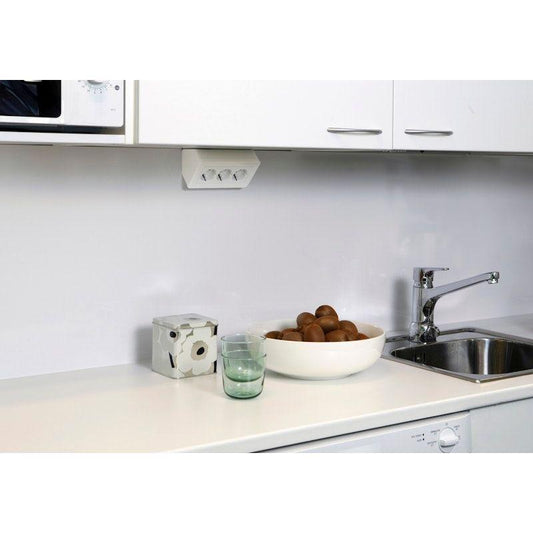 Pistorasia Schneider Electric Exxact Kulma-asennettava, Valkoinen-3606480333019