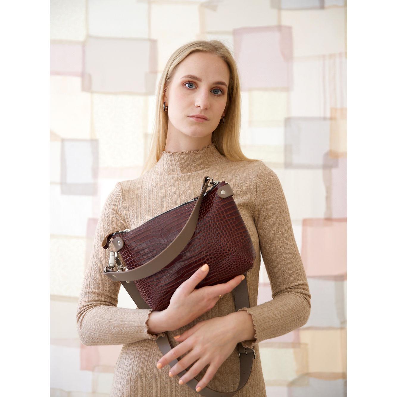 TOMMY leather bag with two handles - Crocodile pattern