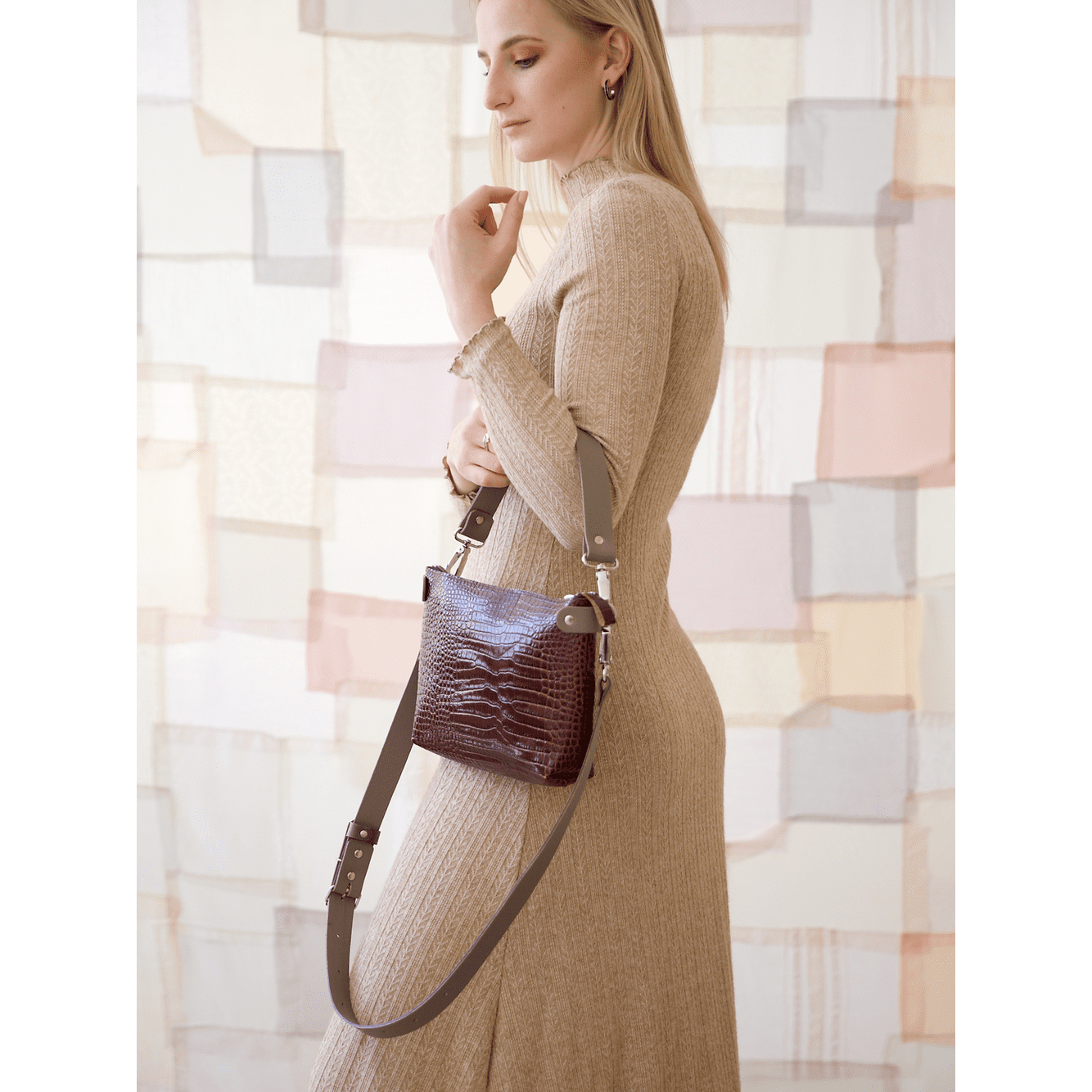 TOMMY leather bag with two handles - Crocodile pattern