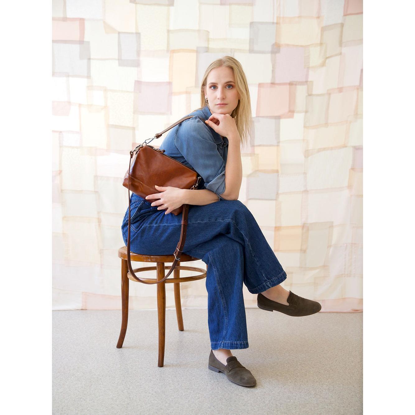 ROBIN Leather Handbag with Two Handles - Ginger Brown