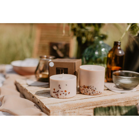 Käsintehty soijavahakynttilä lehmuksenkukan ja hunajan tuoksulla