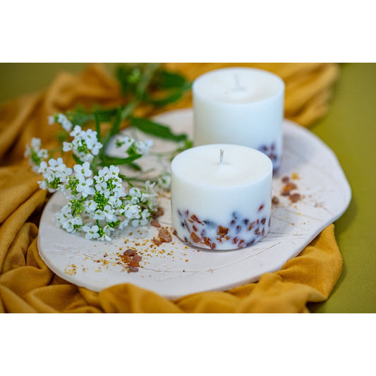 Käsintehty soijavahakynttilä männyn tuoksulla