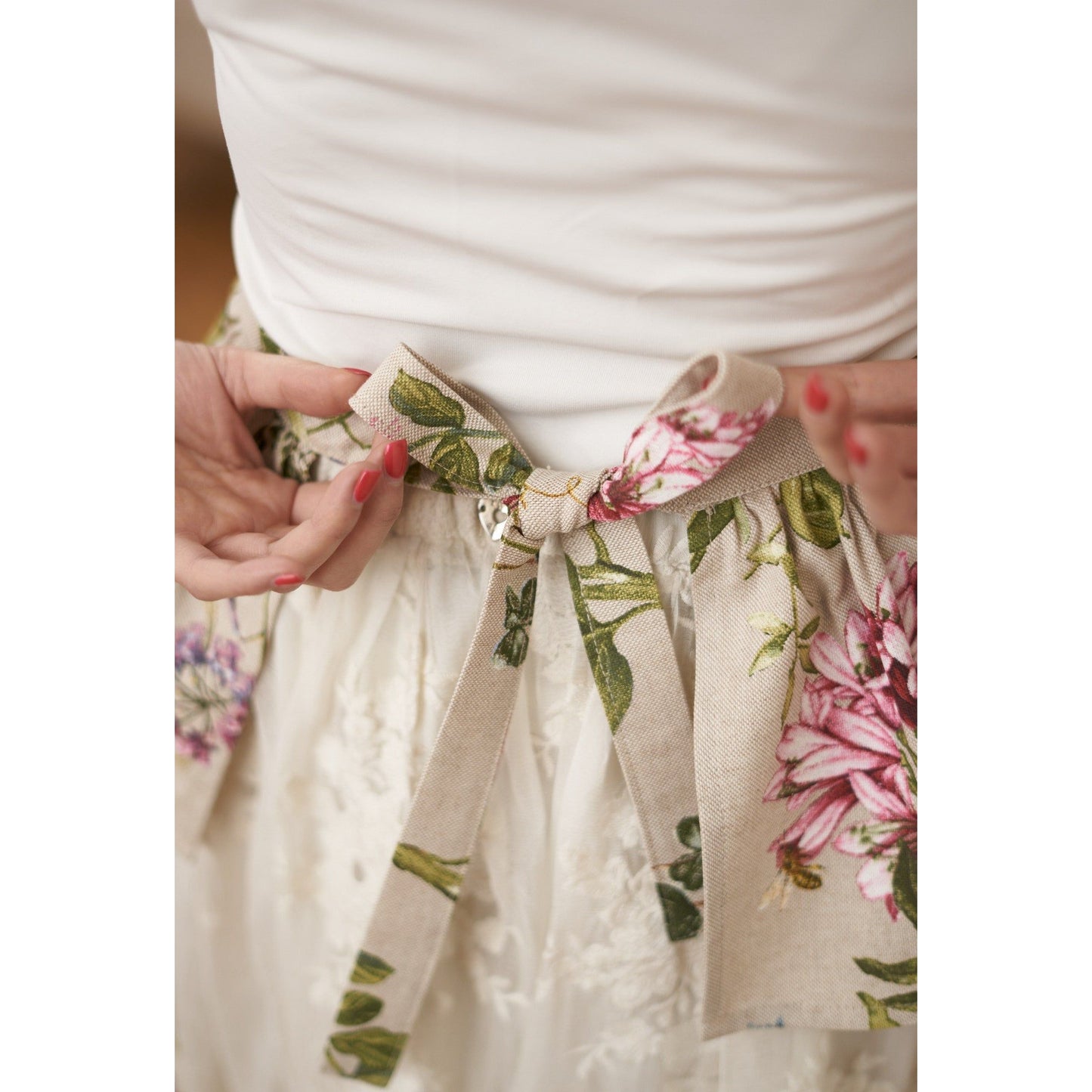 Ladies Half Apron with Ruffles and Pocket - Botanico - Kotikauppa