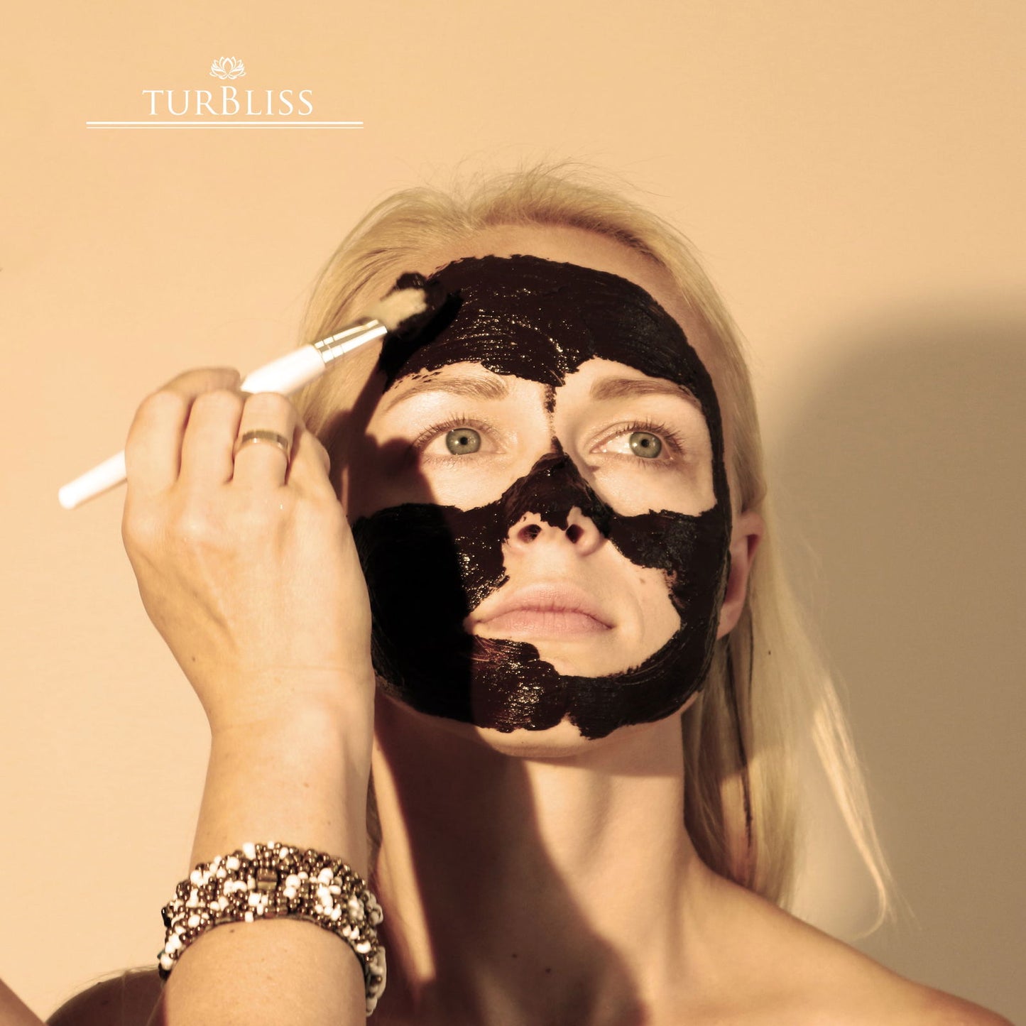 Mask Brush - Kotikauppa