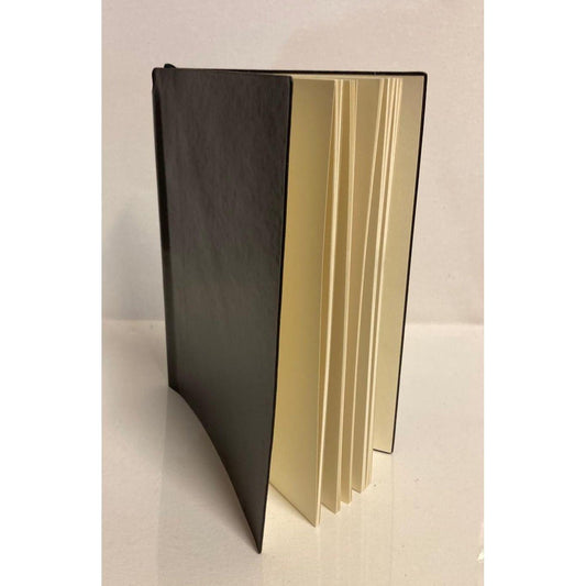 Musta, nahkakantinen vihko (A5) - Kotikauppa