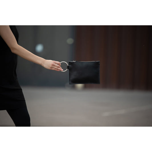 Clutch Nina With a Ring Handle