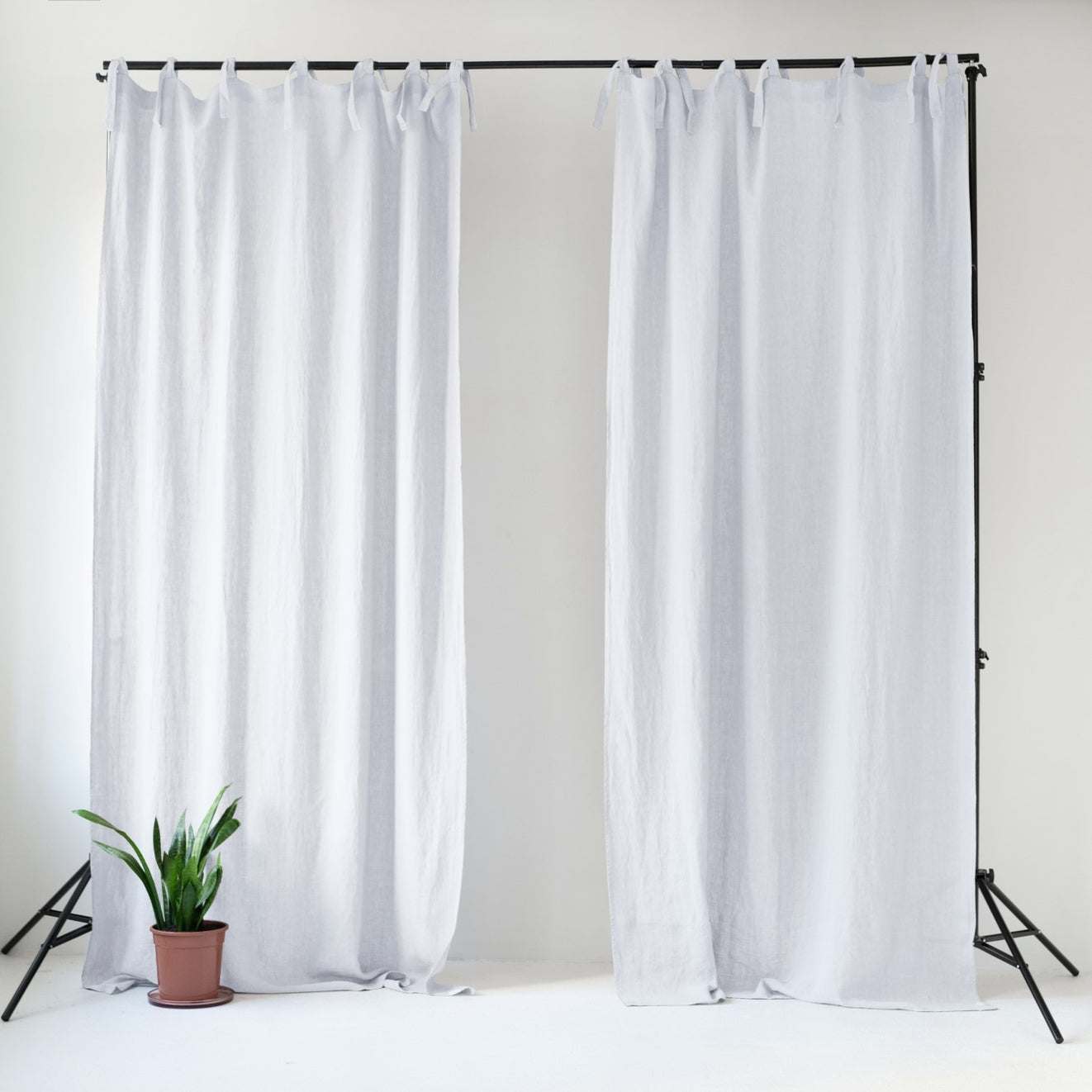 Pimentävä pellavaverho (tankoon sidottavat) - Valkoinen - 2 kpl Setti - Linen Tales