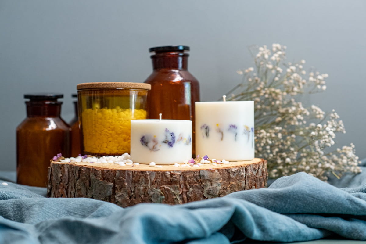 TL Candles.jpg__PID:154d1542-ac75-46a7-a082-6ca46e2dc770