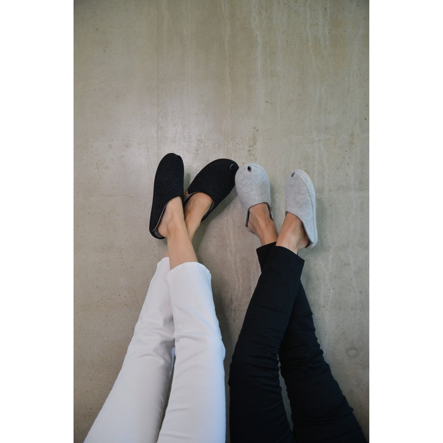 TOKU Brussels Slippers - White