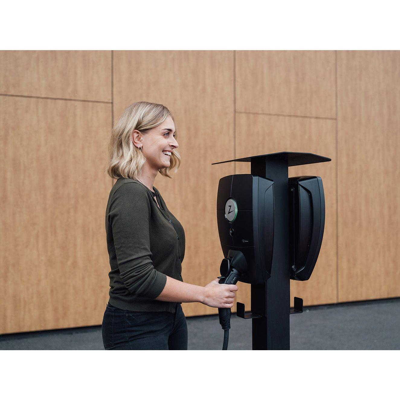 LATAUSASEMA PERUSLATAUS ZAPTEC PRO MUSTA 22KW 3-VAIHE MID DIS