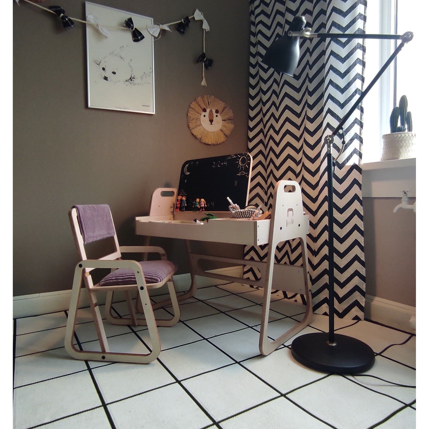 Adjustable Children Montessori Table and Chair Set Julle - Cannon Pink