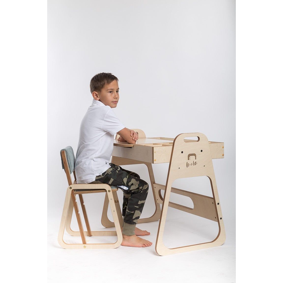 Adjustable Children Montessori Table and Chair Set Julle - Mint Green