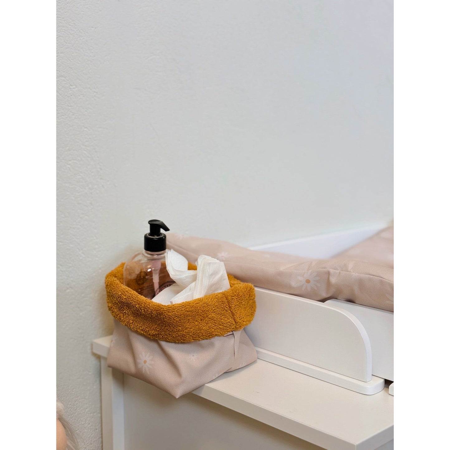 Changing Table Storage Basket
