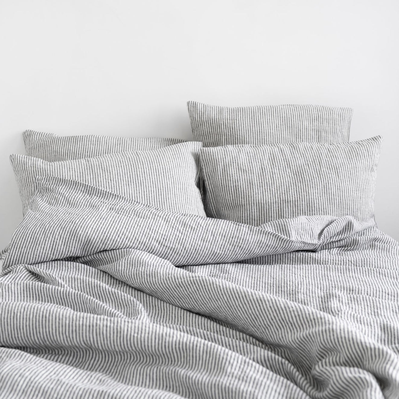 Pellava pussilakanasetti - Thin Black Stripes (Parivuode) - Linen Tales