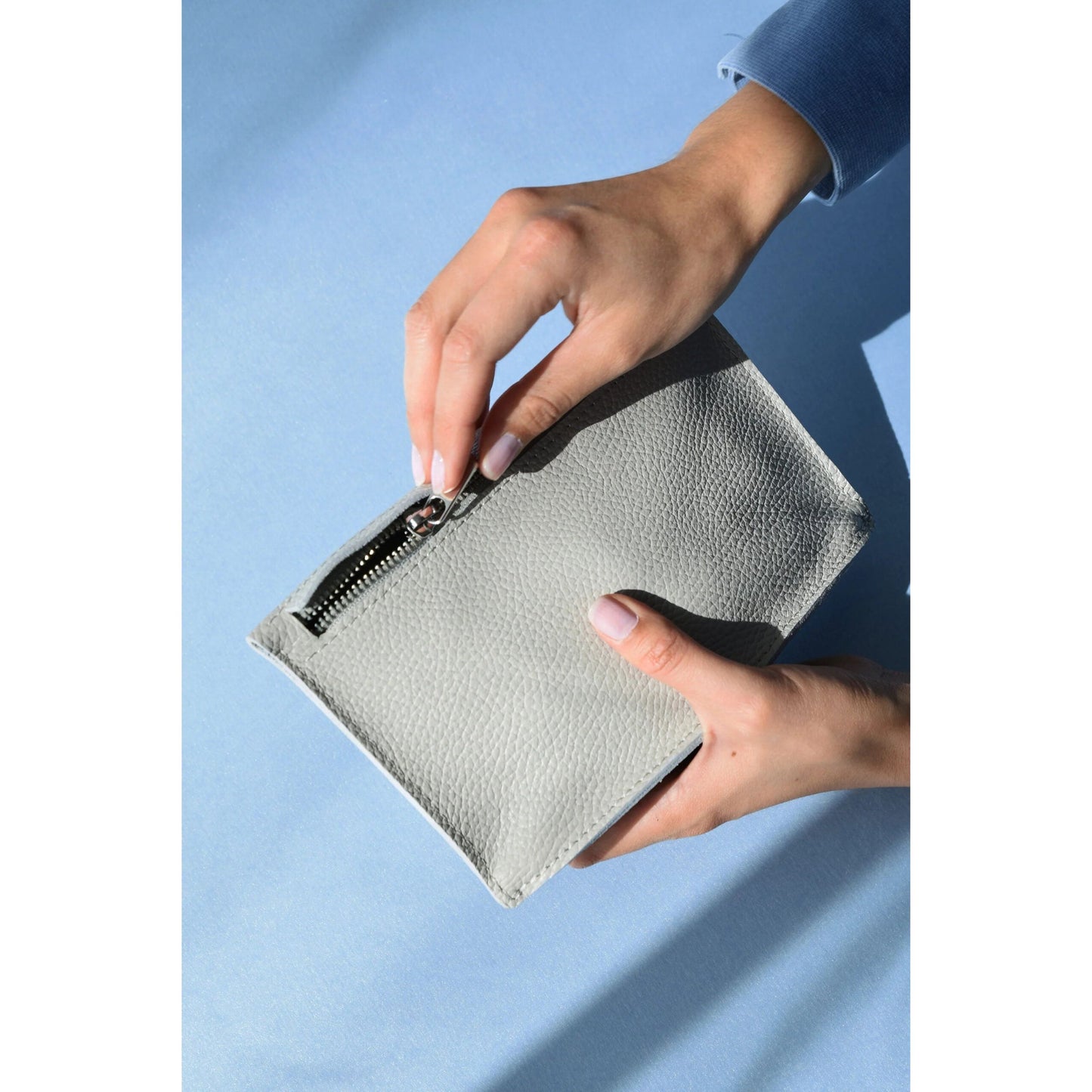 FACET Clutch - Light Grey