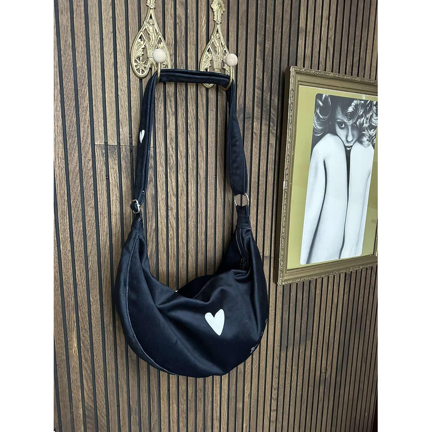 Hobo Bag Heart - Black