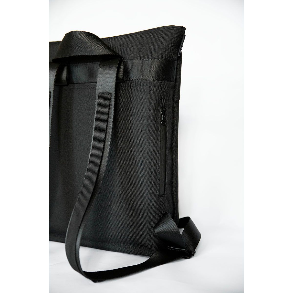 HØLAR Weatherproof Backpack