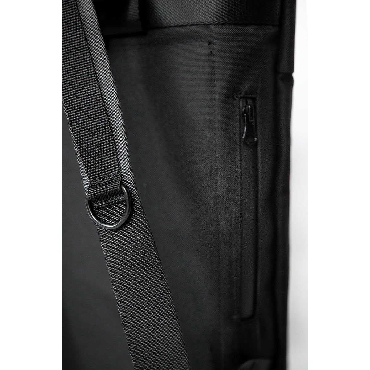 HØLAR Weatherproof Backpack