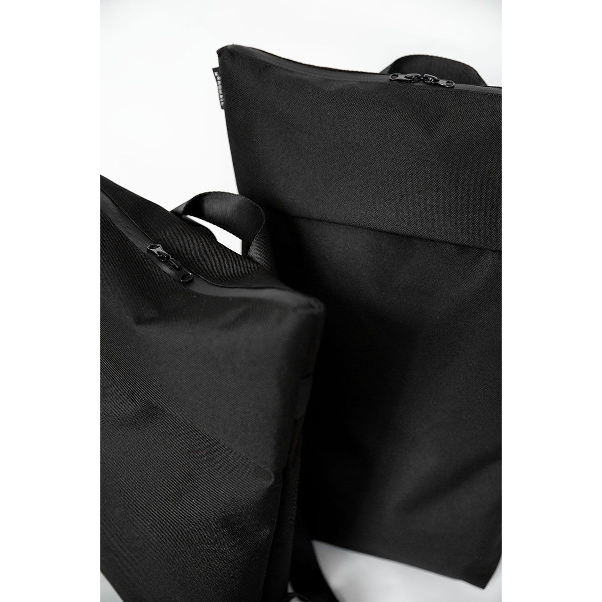 HØLAR Weatherproof Backpack