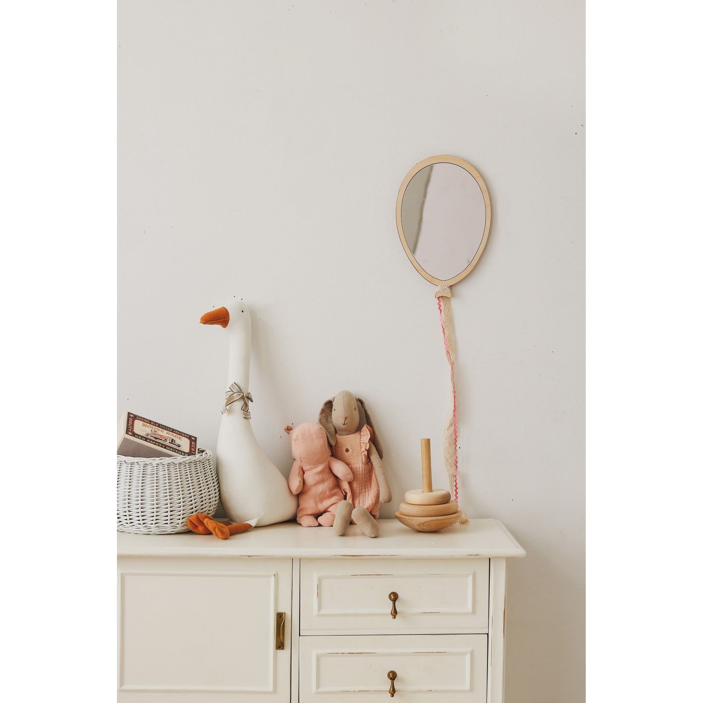 Kids Room Balloon Mirror – Child-Friendly Acrylic & Wood