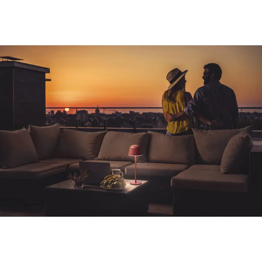 Endura Style Pöytälamppu Magenta USB 2700K/4000K/6500K