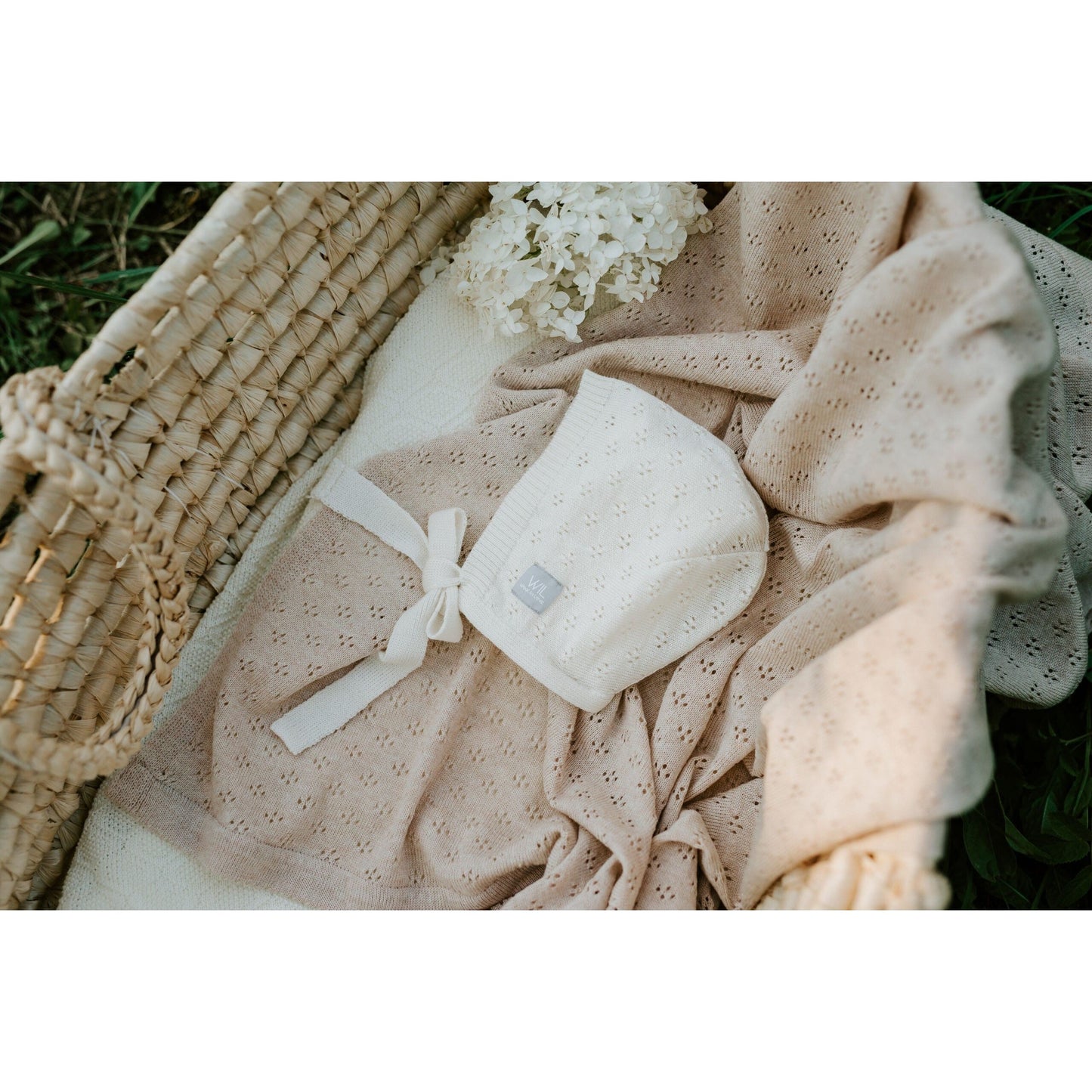 LOVE Gift Set For Baby - Blanket and Bonnet