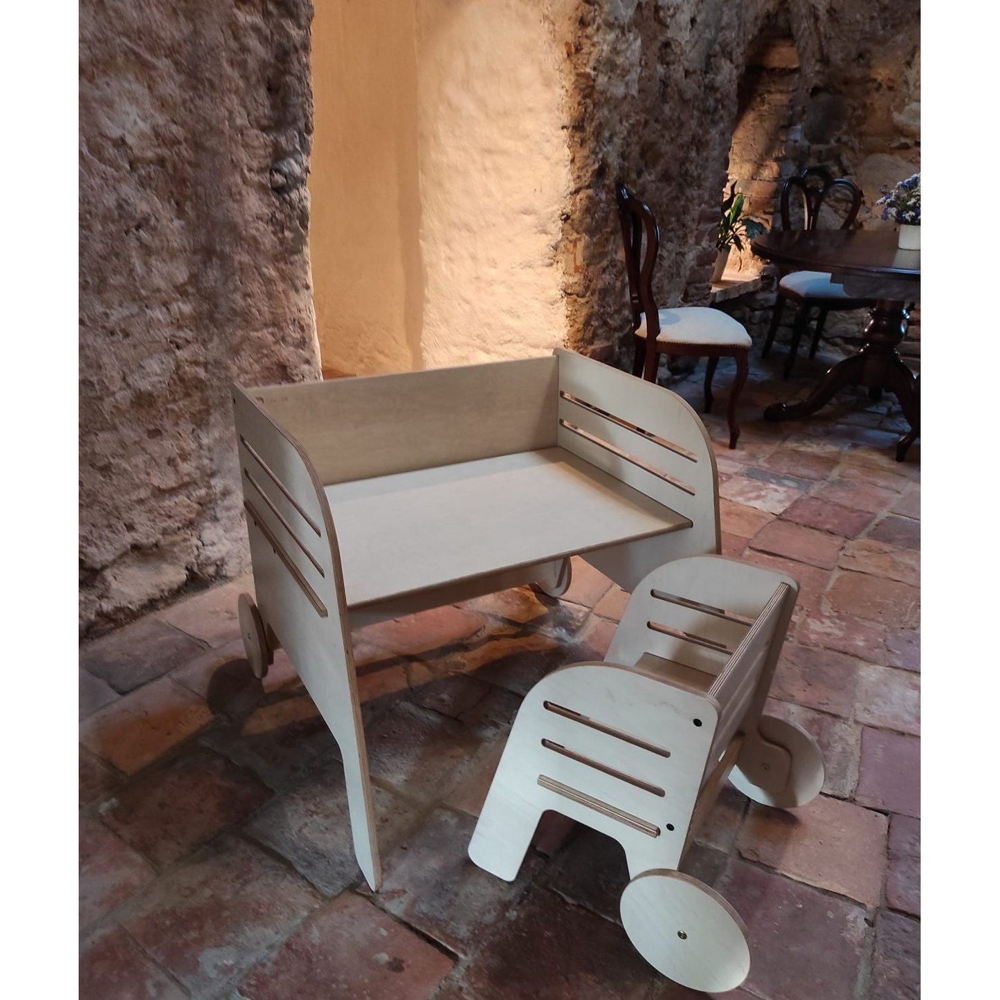 Montessori Table and Chair Set - Wagon Wheel