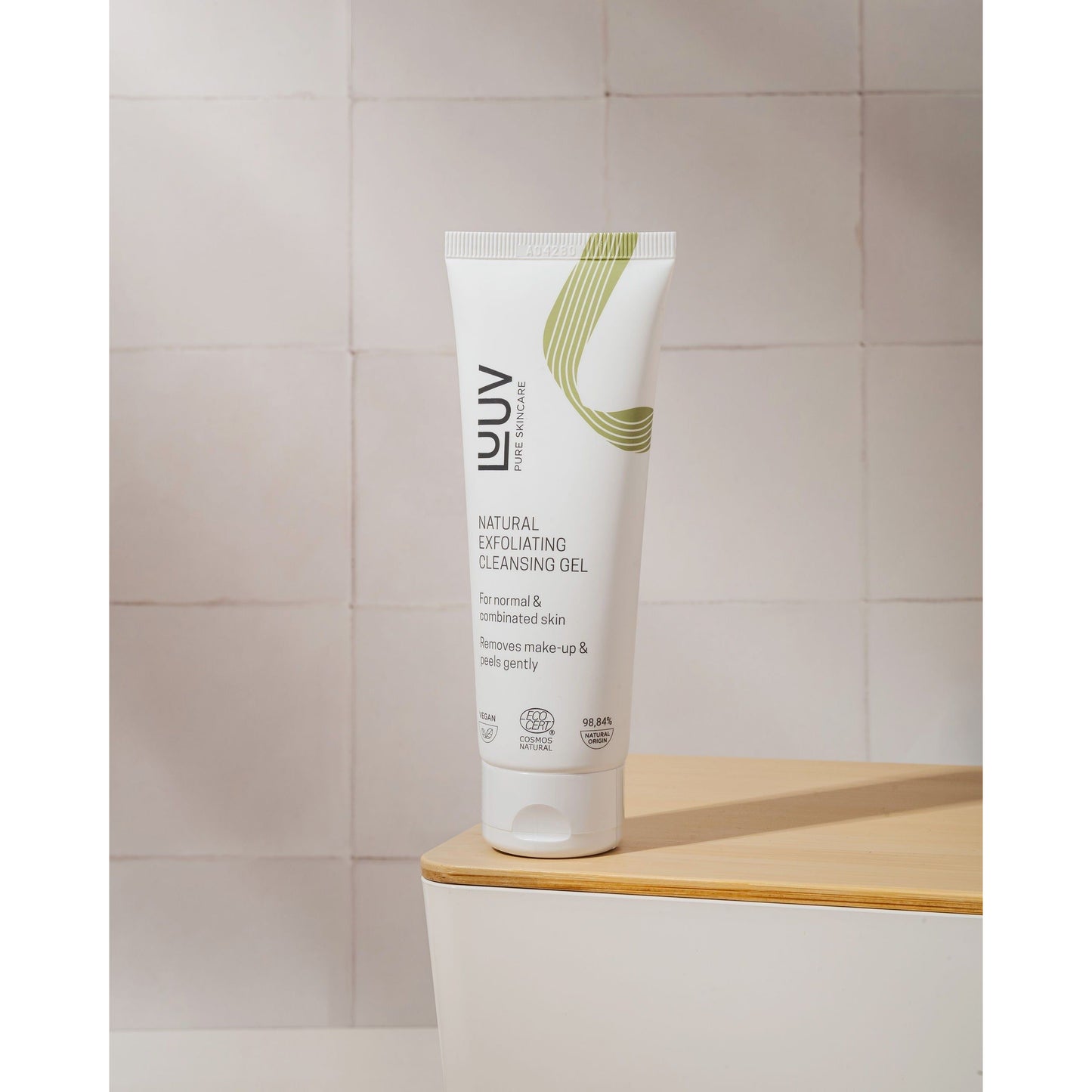 Natural Exfoliating Cleansing Gel with Bamboo, 75ml