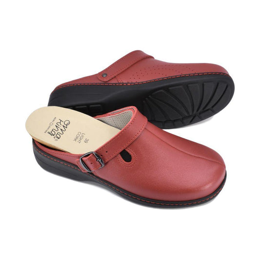 Loosu Closed Toe Leather Sandals - Red