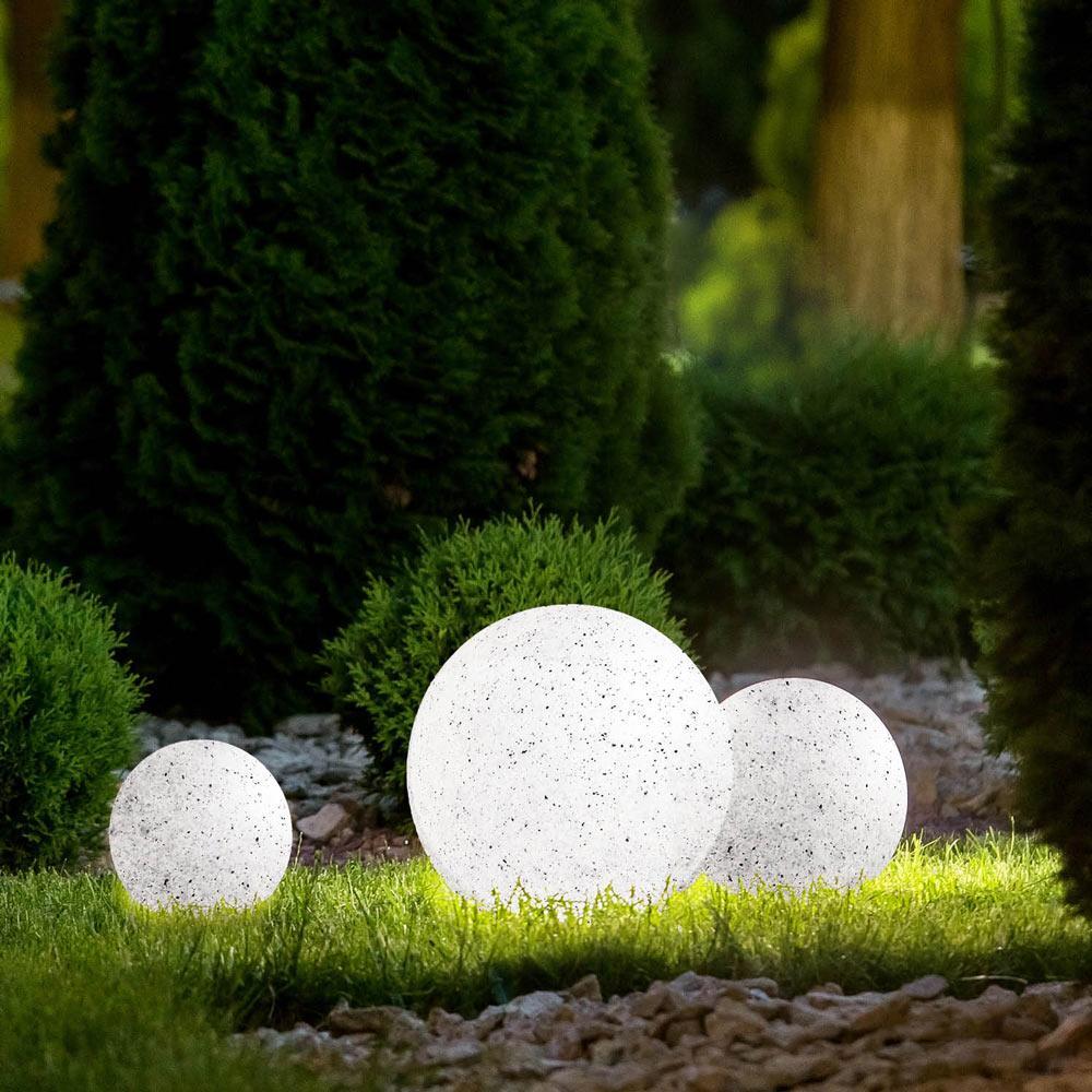 GARDEN BALL pallovalaisin sisä/ulkokäyttöön IP65, pistotulpalla (3 eri kokoa)