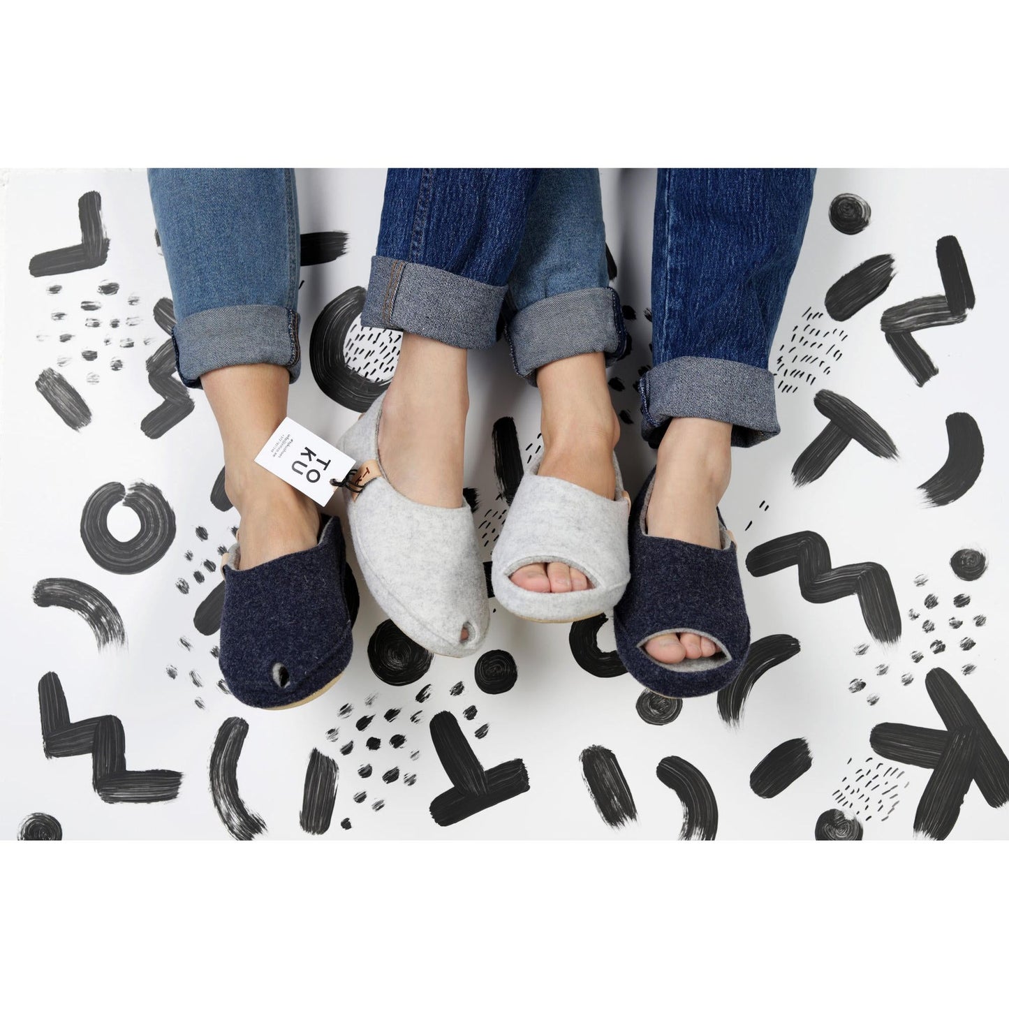 TOKU Budapest Slippers - Dark grey