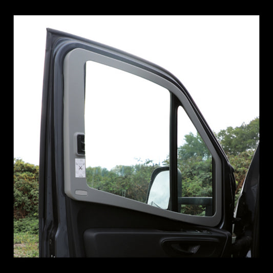 Remis sivuikkunan pimennysverho REMIfront 4, Sprinter 2019>, oikea + nousukahva