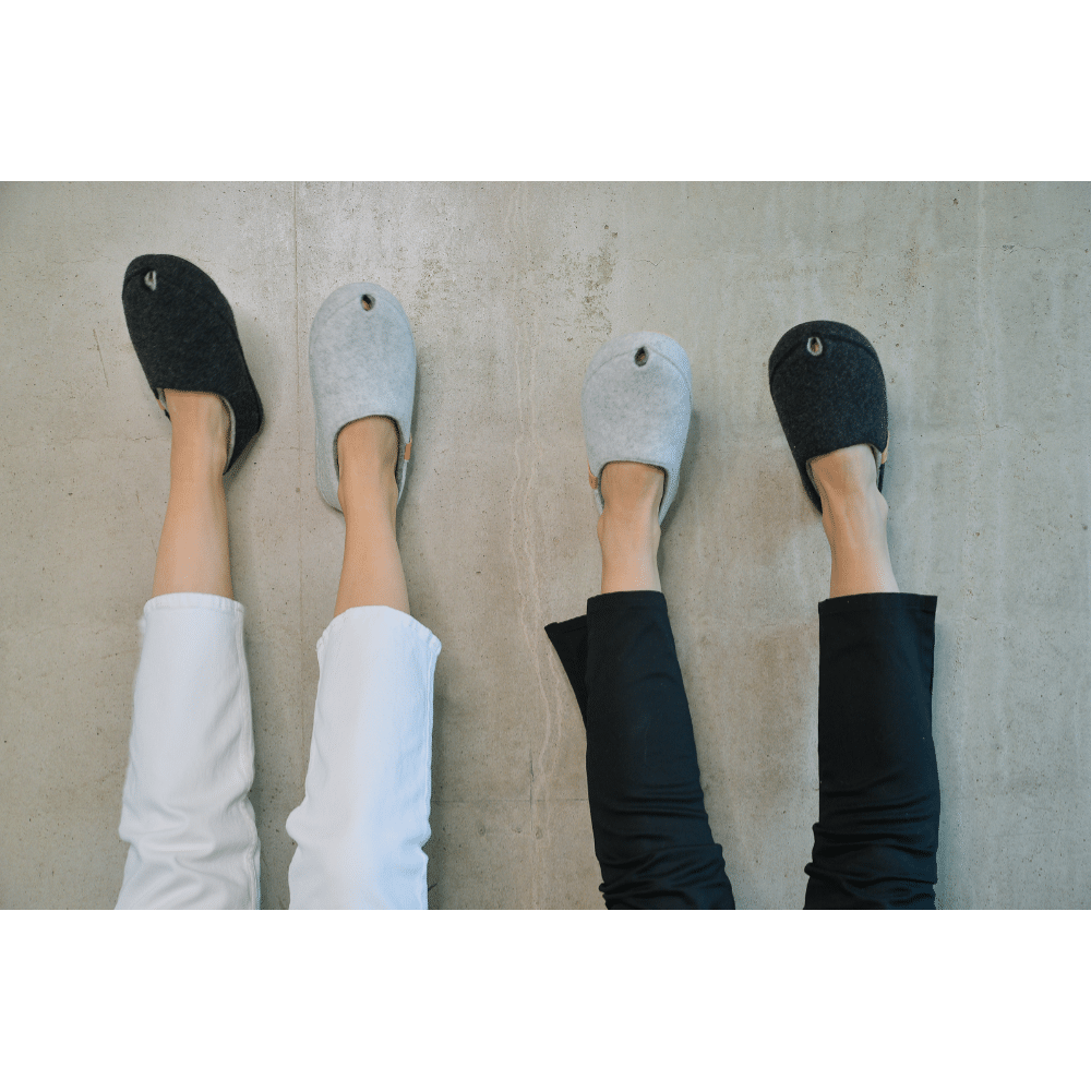 TOKU Budapest Slippers - White