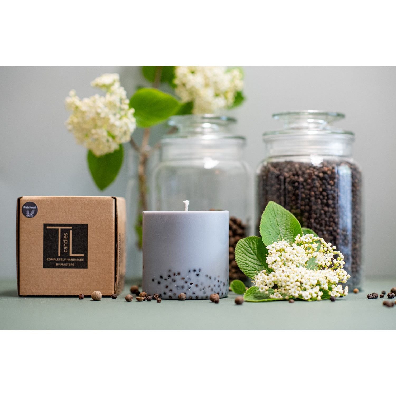 Hand-made Soy Wax Candle with Patchouli Scent