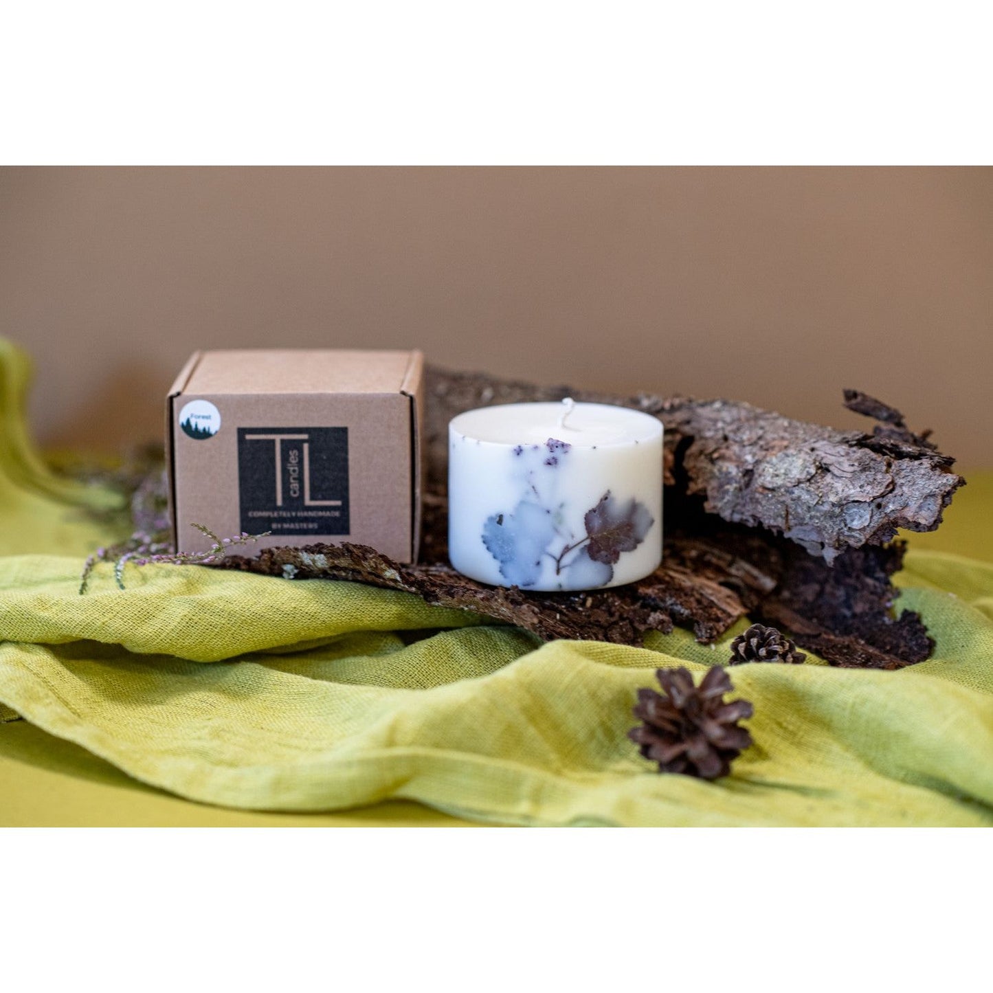 Hand-made Soy Wax Candle with Forest Scent - White