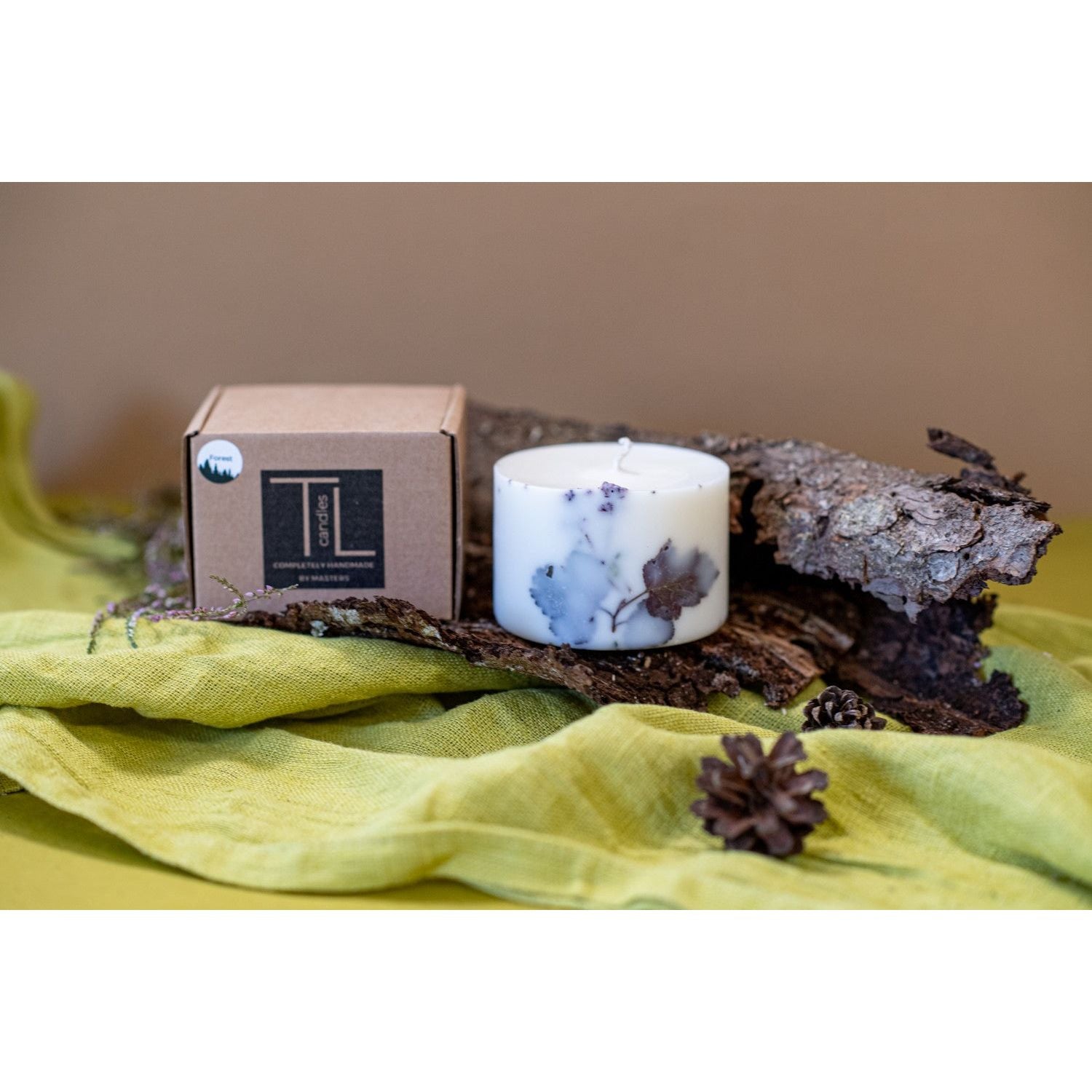 Hand-made Soy Wax Candle with Forest Scent - White
