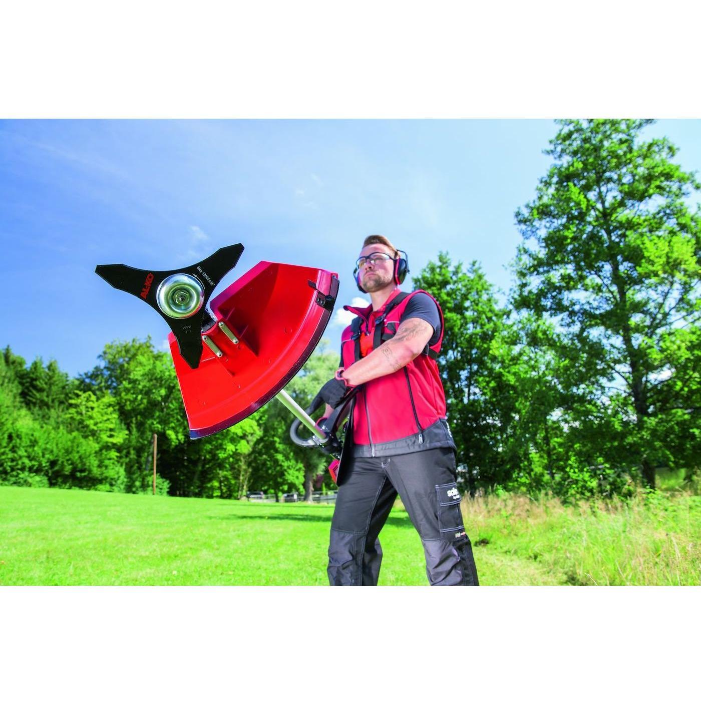 Solo COMFORT pro polttomoottoritrimmeri / ruohoraivain 130 L 30cc 2-T 0,9kW/1,2hv rengaskahva