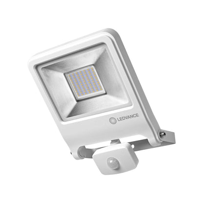 50W LED-valonheitin IP44 LEDVANCE FLOOD SENSOR 3000K, liiketunnistimella