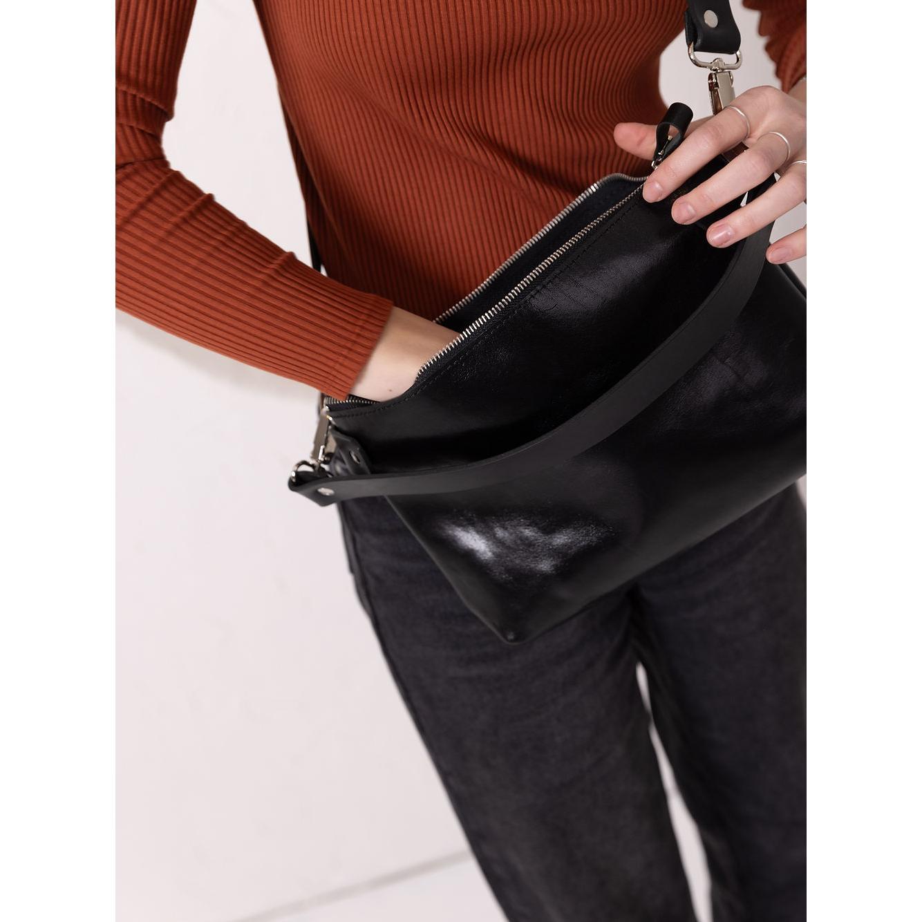 TOMMY leather bag with two handles - Black