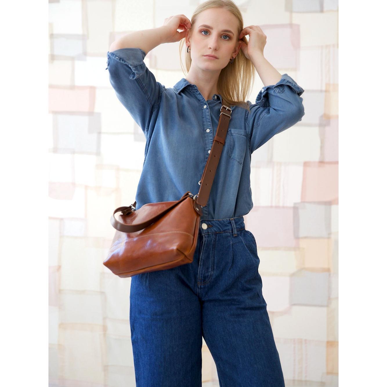 ROBIN Leather Handbag with Two Handles - Ginger Brown