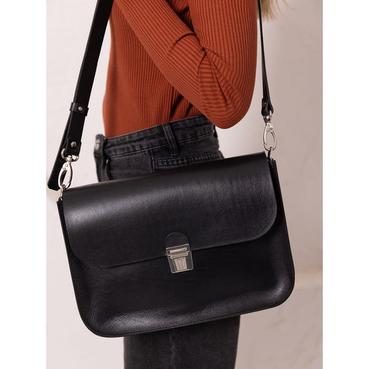 ASTORIA Handbag with Old-Fashioned Buckle - Black