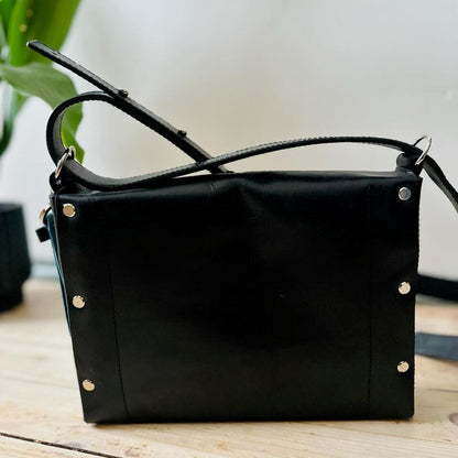 Crossbody nahkalaukku KOKUKA (useita eri värejä) *iso koko* - Kotikauppa
