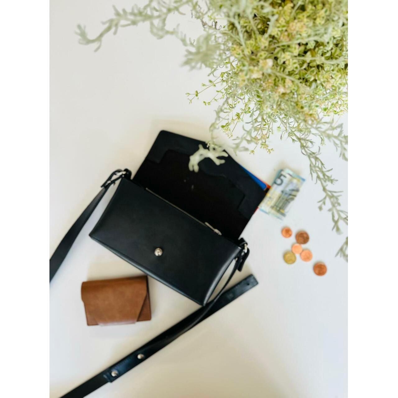 Crossbody nahkalaukku KOKUKA (useita eri värejä) *pieni koko* - Kotikauppa